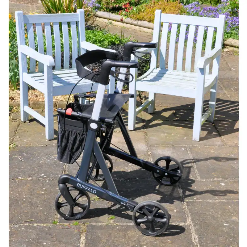 Mobilex Buffalo Bariatric Rollator Lifestyle Mobilex Buffalo Bariatric Rollator Lifestyle